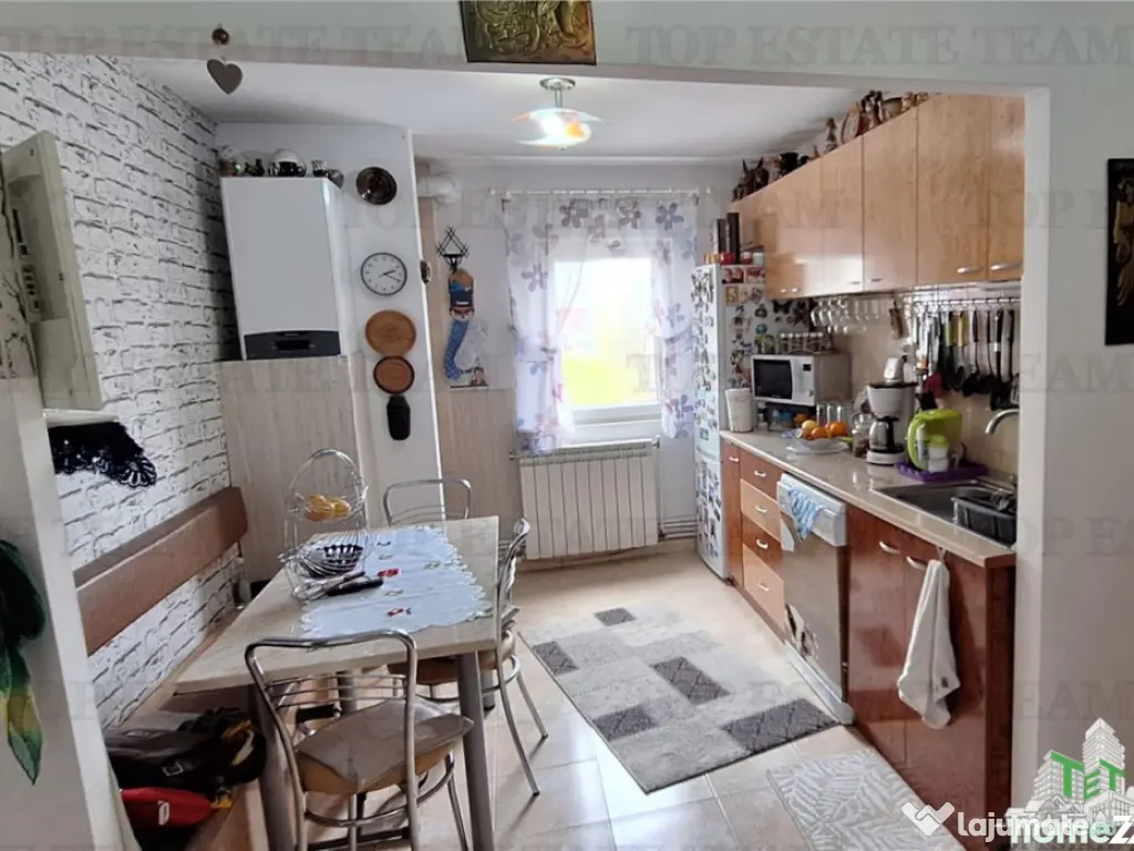 Apartament spatios 4 camere zona CET, Constanta 