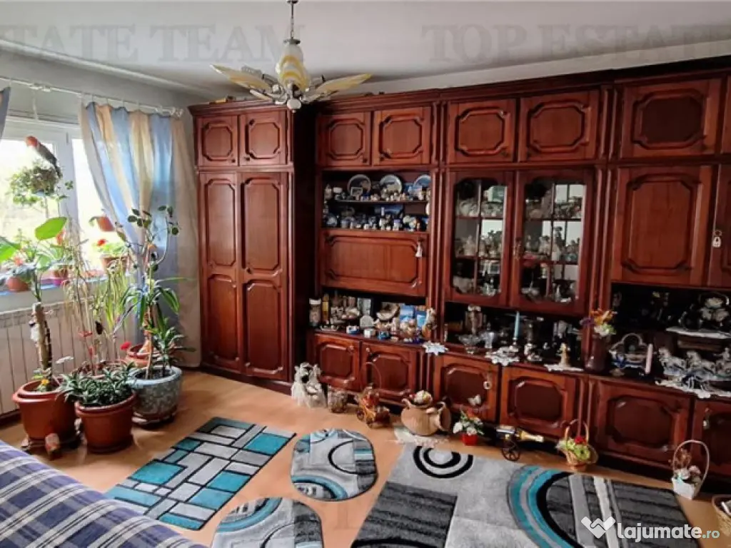 Apartament spatios 4 camere zona CET, Constanta 