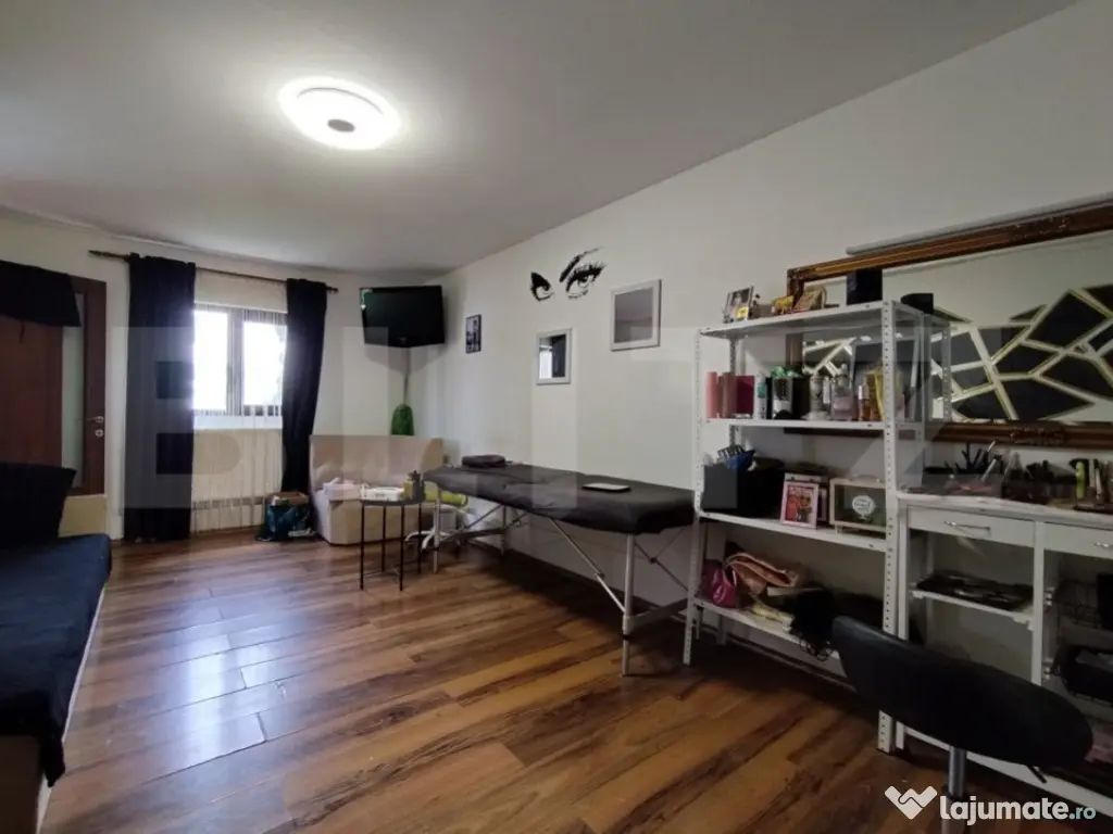 Casa cu 4 camere, 140 mp, acces auto, 902 mp teren, zona Bog