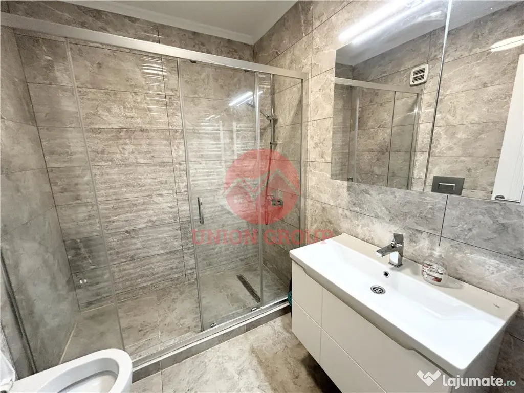 Studio Modern in Solid Residence Butoaie cu Vedere Superba l 