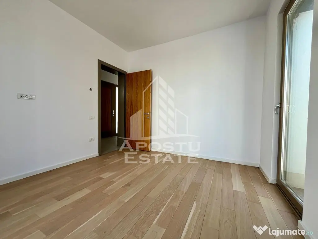 Casa Eco cu 4 camere, 3 bai, in Dumbravita