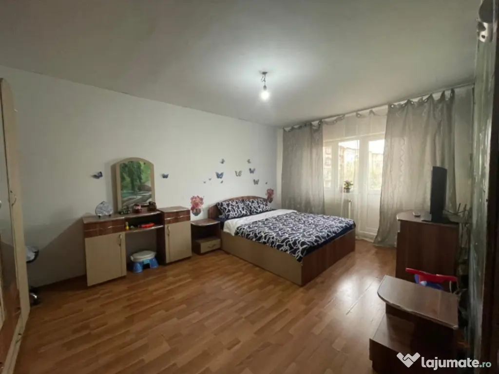 Apartament de vanzare, cu 2 camere, 49 mp, decomandat, Baia