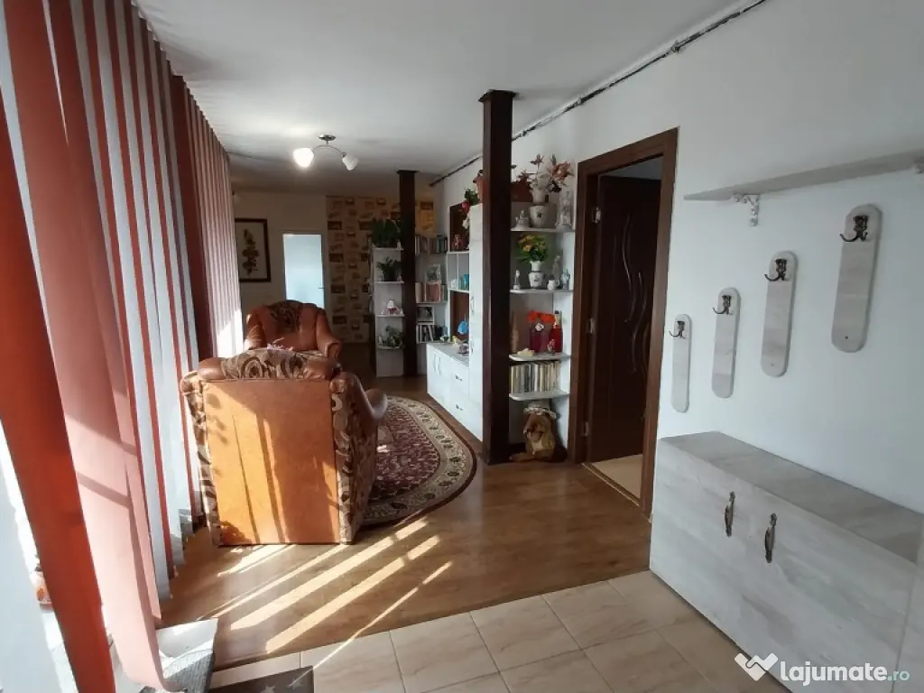 Apartament 4 camere 94 mp+terasa 17 mp Floresti central