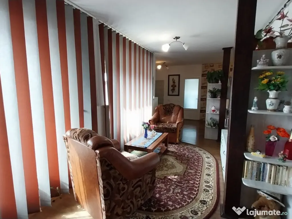 Apartament 4 camere 94 mp+terasa 17 mp Floresti central 