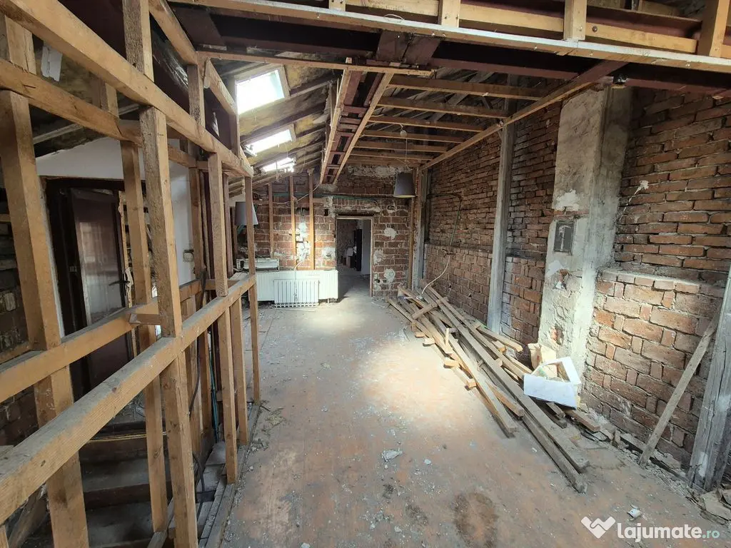 Casa S+P+1+Pod - 210,73 mp + teren 176 mp - zona Baicului...