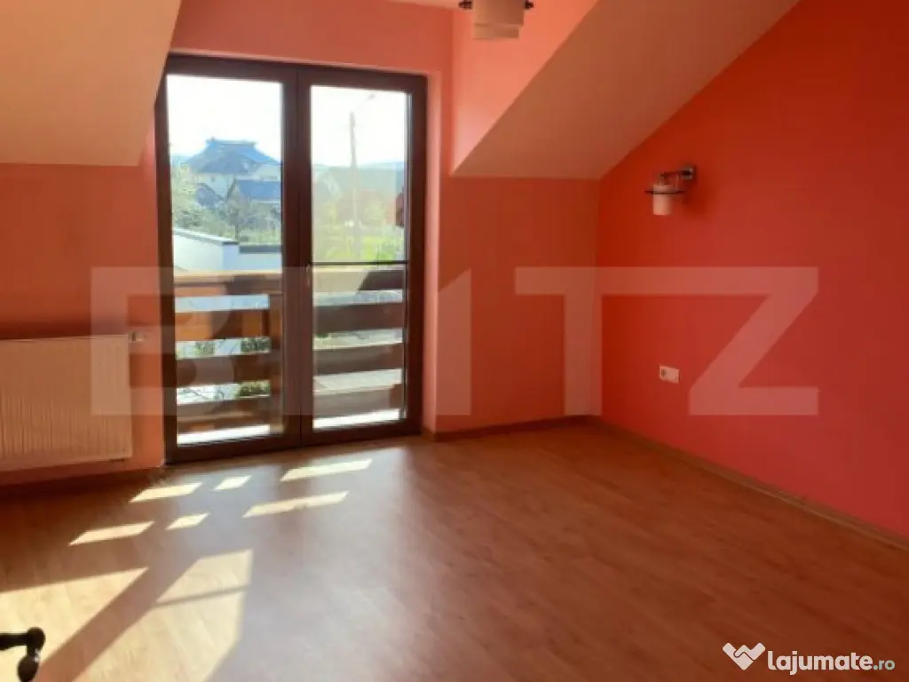 Casa de vanzare, cu 5 camere, 220 mp, zona Unirea 