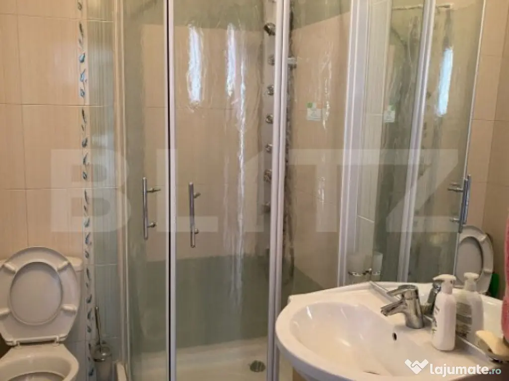 Casa de vanzare, cu 5 camere, 220 mp, zona Unirea 