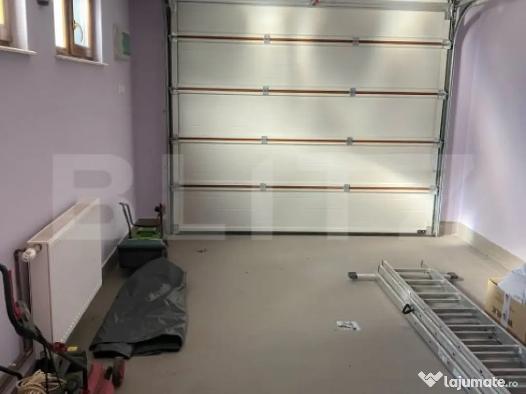 Casa de vanzare, cu 5 camere, 220 mp, zona Unirea 