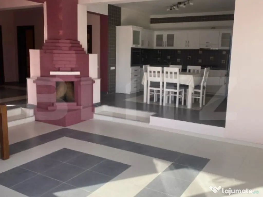 Casa de vanzare, cu 5 camere, 220 mp, zona Unirea 