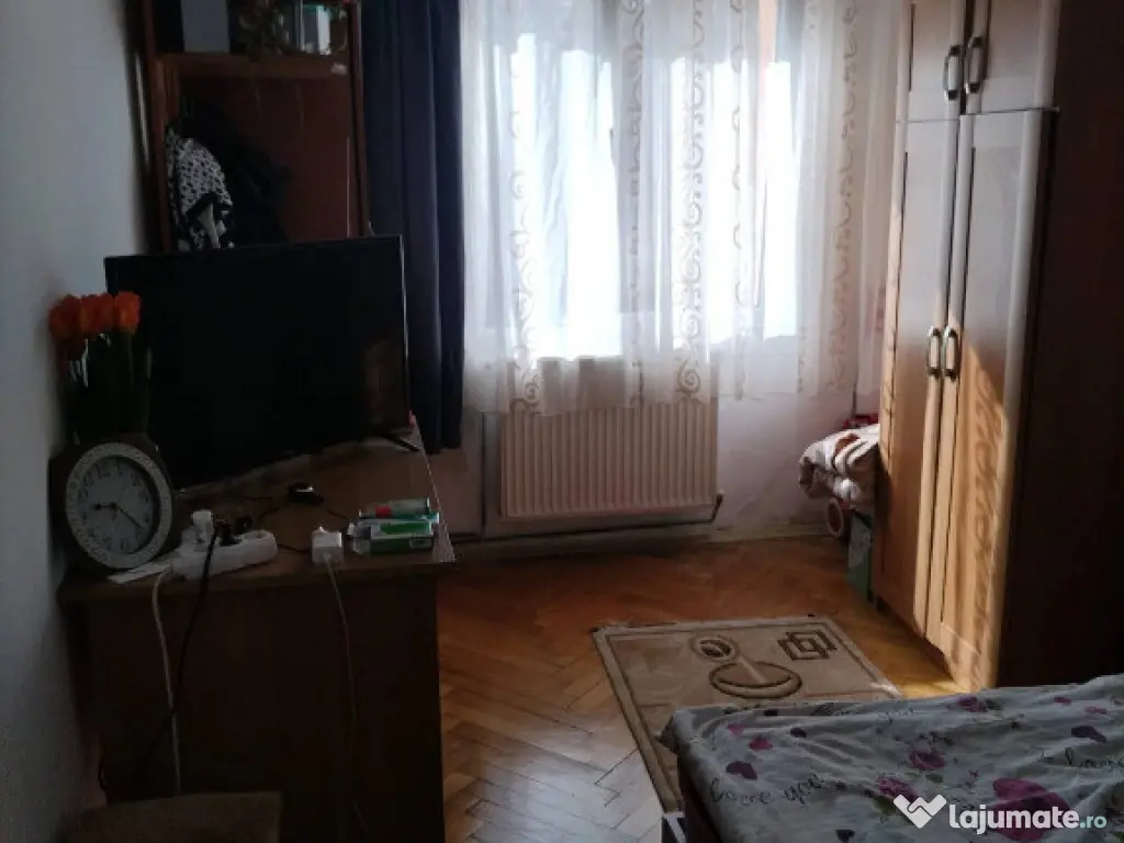 Apartament cu 3 camere, semidecomandat - zona Astra..