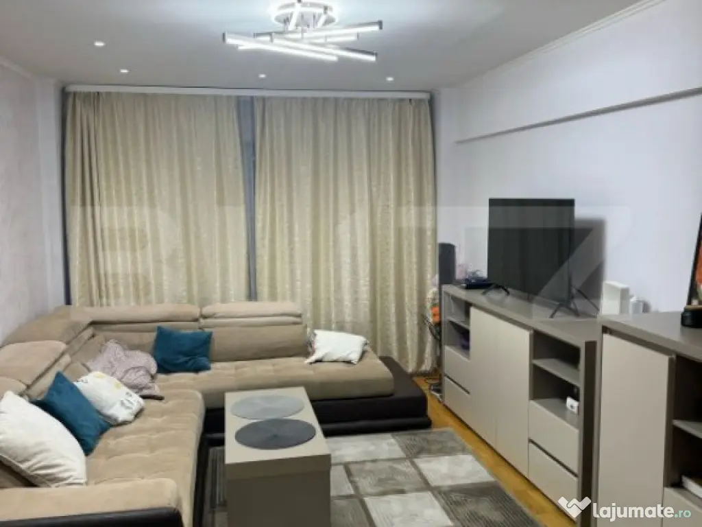 Apartament de vanzare cu 4 camere, 110 mp, zona Ultracentral