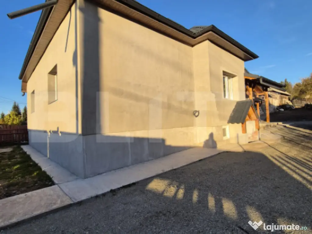 Casa de vacanta in curs de modernizare in Belis, 5 camere, 9