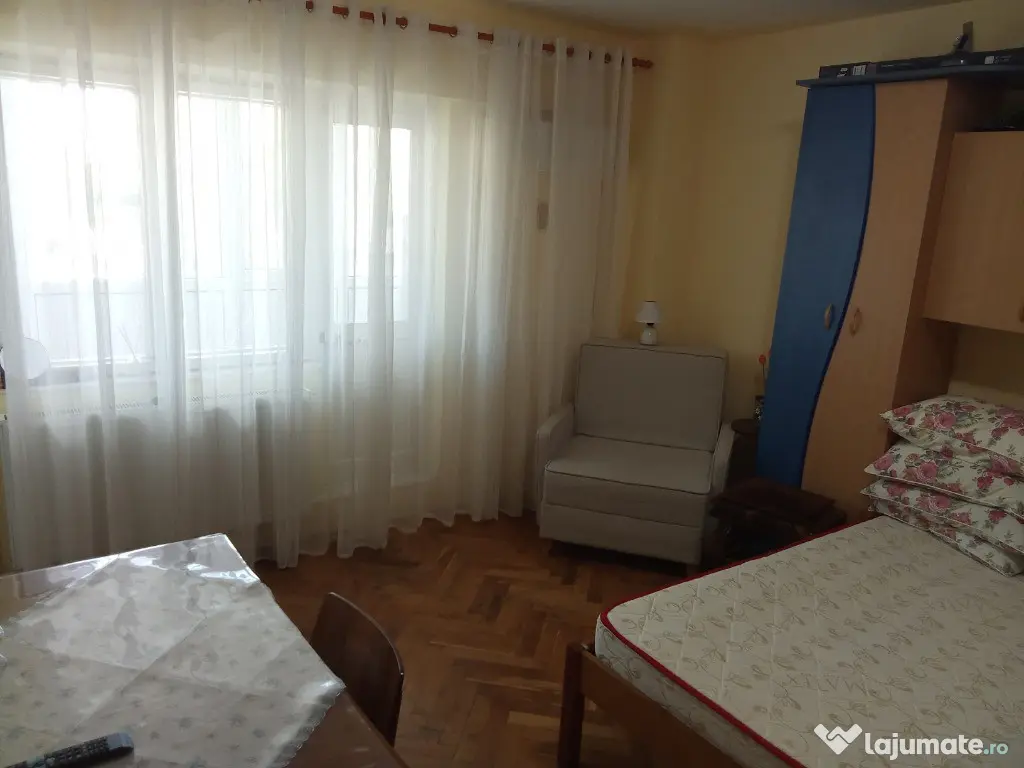 De inchiriat garsoniera central Winmarkt Republicii