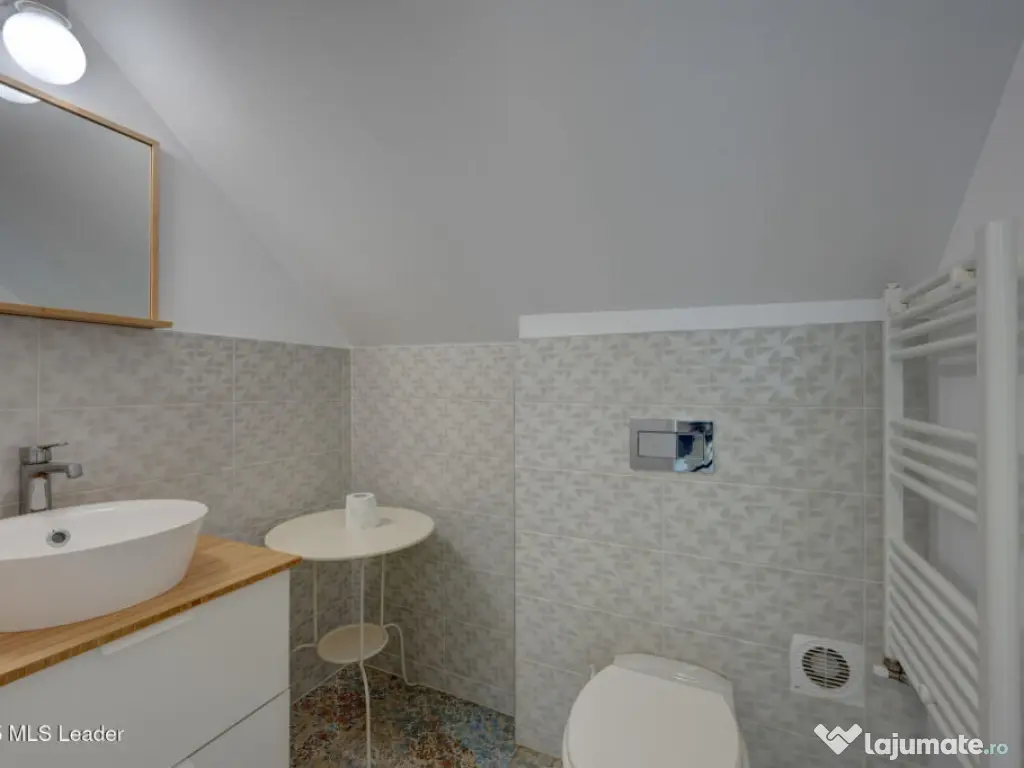 In Cartierul Evreiesc, casa 3 camere pivnita si mansarda