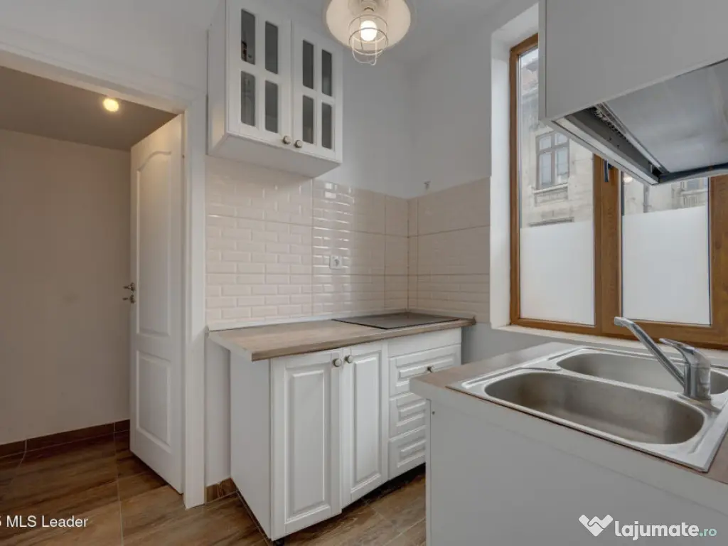 In Cartierul Evreiesc, casa 3 camere pivnita si mansarda