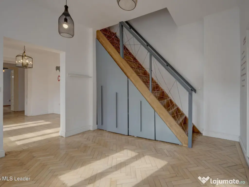 In Cartierul Evreiesc, casa 3 camere pivnita si mansarda