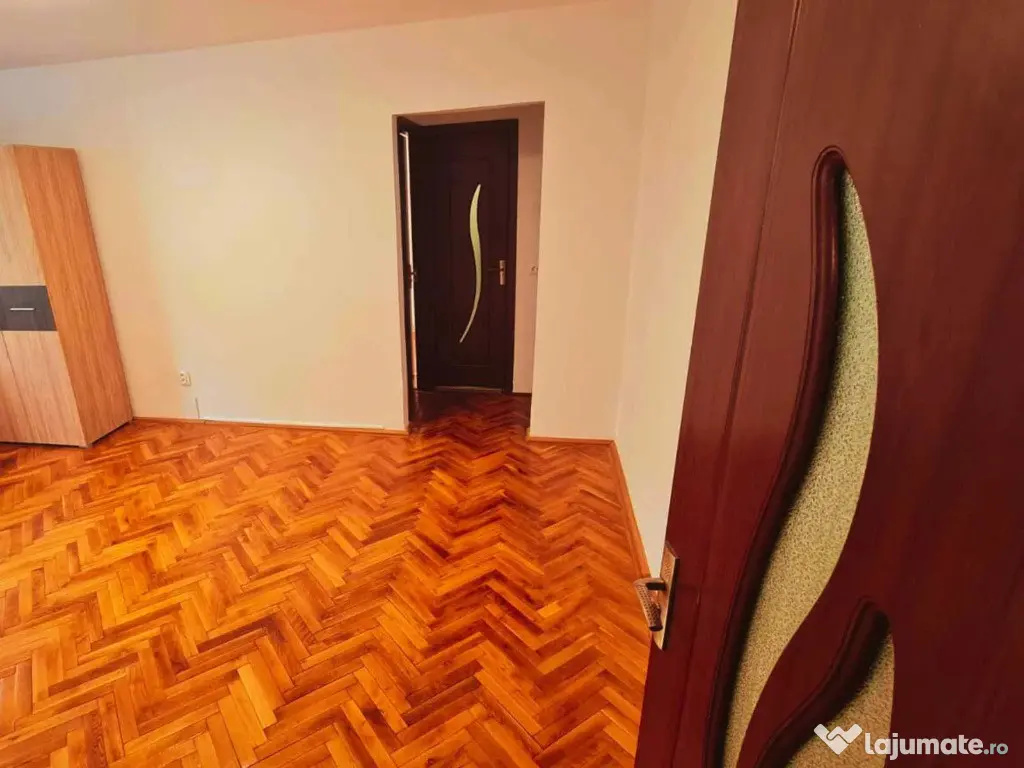 Apartament 2 camere,semidecomandat - zona Onix