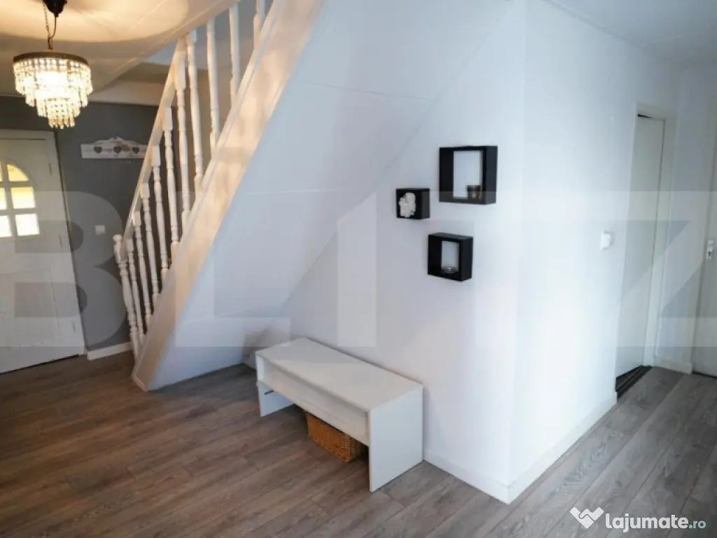 Casa de vanzare cu piscina