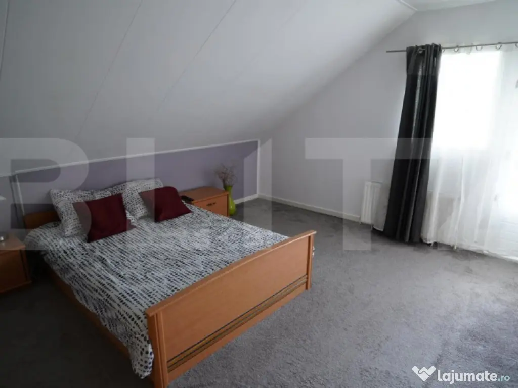 Casa de vanzare cu piscina