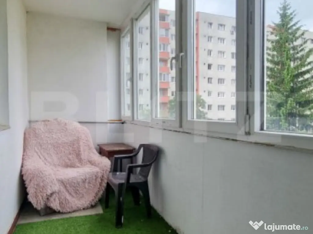 Apartament cu 4 camere decomandate + 2 balcoane, 110 mp, zon