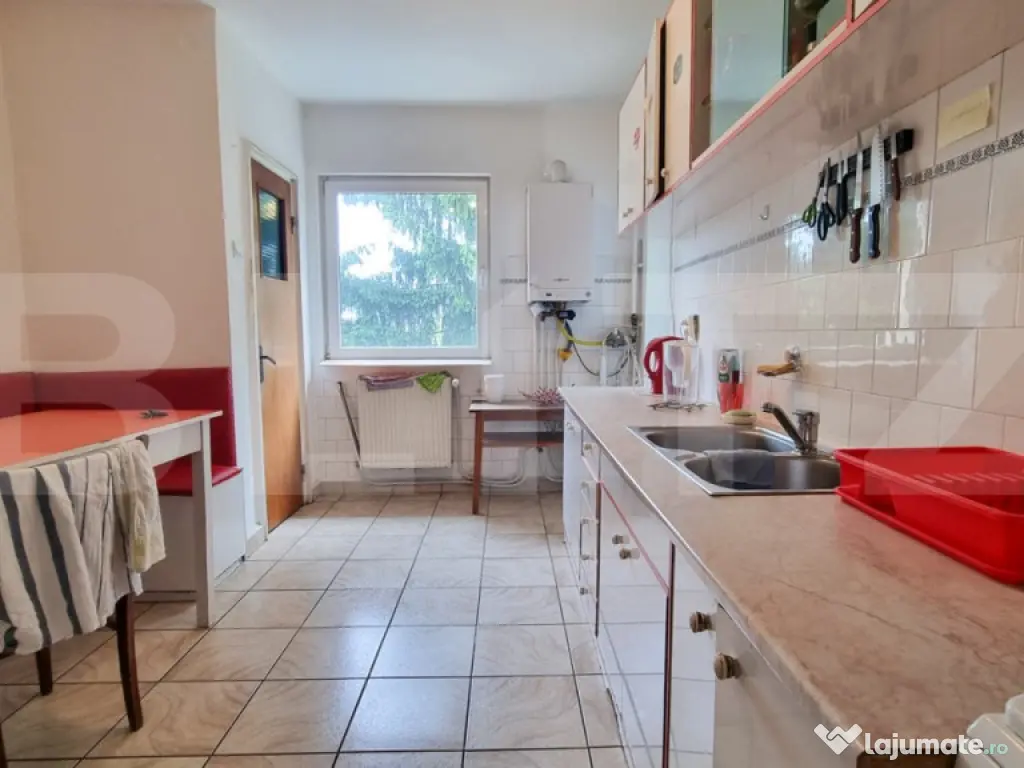 Apartament cu 4 camere decomandate + 2 balcoane, 110 mp, zon