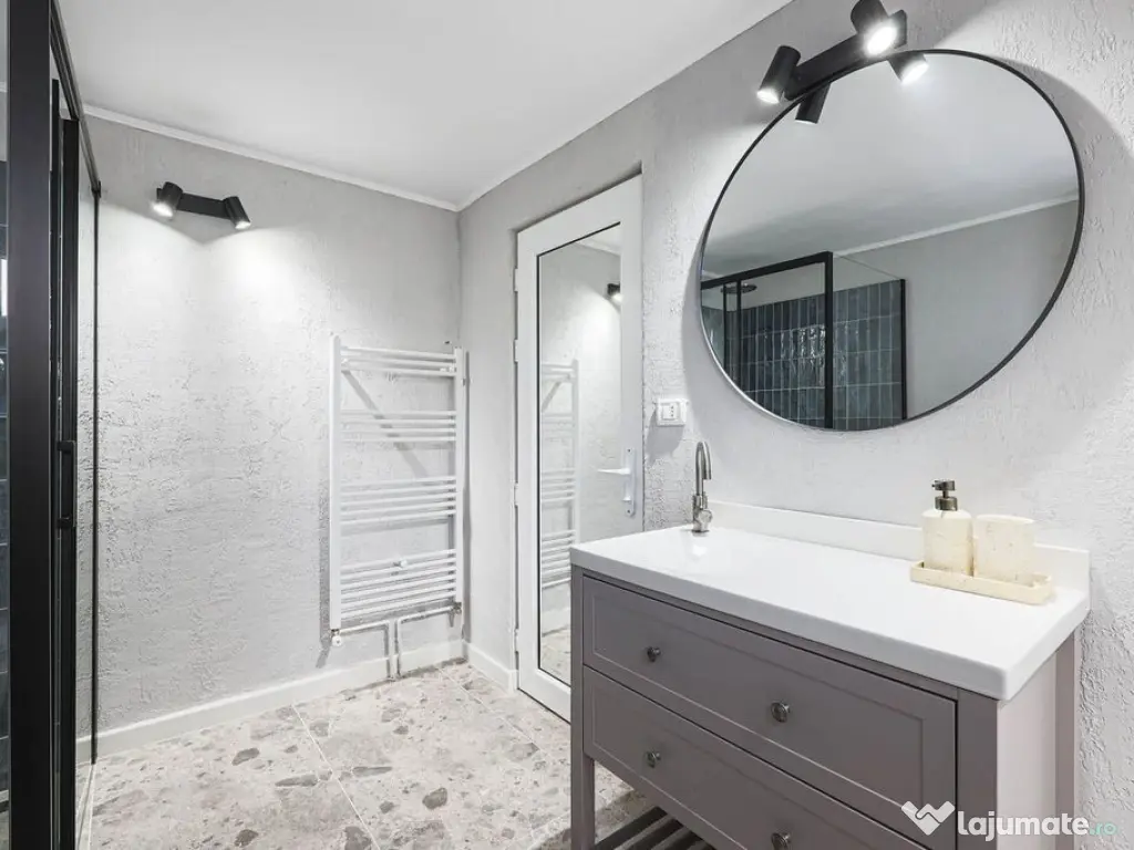 Apartament 95 mp pe Iuliu Maniu la casă, curte proprie i... 