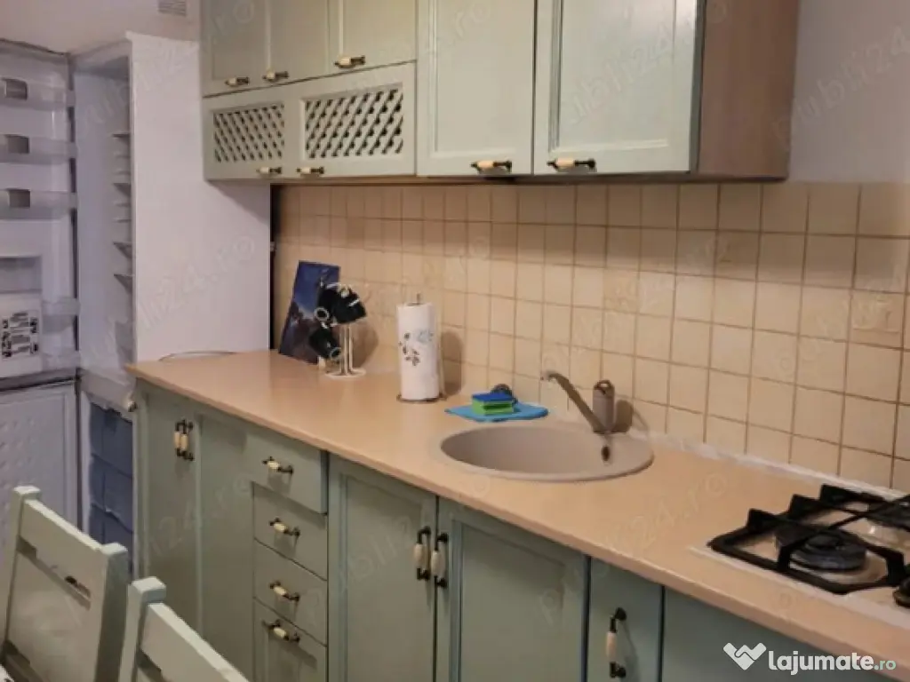 Apartament 2 camere, decomandat - zona Racadau.