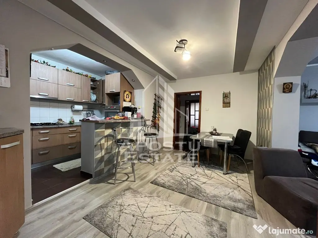 Casa individuala,3 camere, 2 bai, acces auto, garaj,teren...