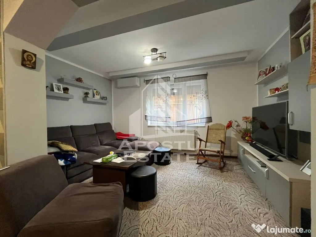 Casa individuala,3 camere, 2 bai, acces auto, garaj,teren...