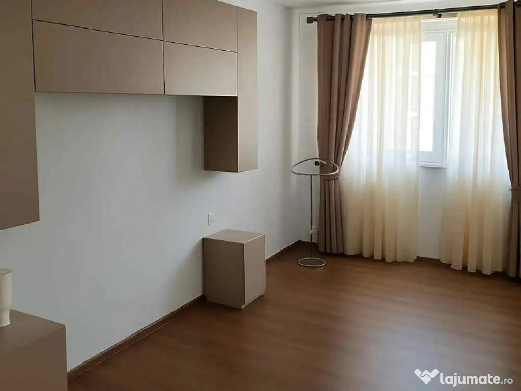 Apartament 3 camere, decomandat - zona Tractorul.
