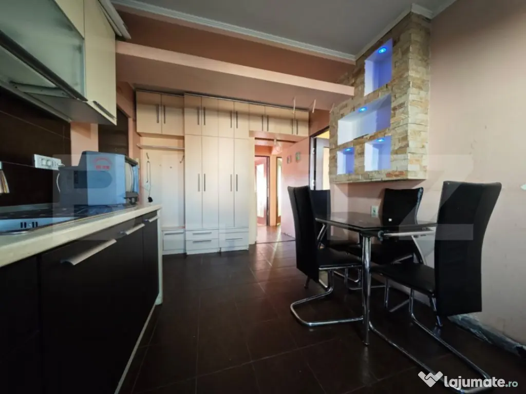 Apartament de vanzare, cu 3 camere, 70 mp, zona Iosia-Nord