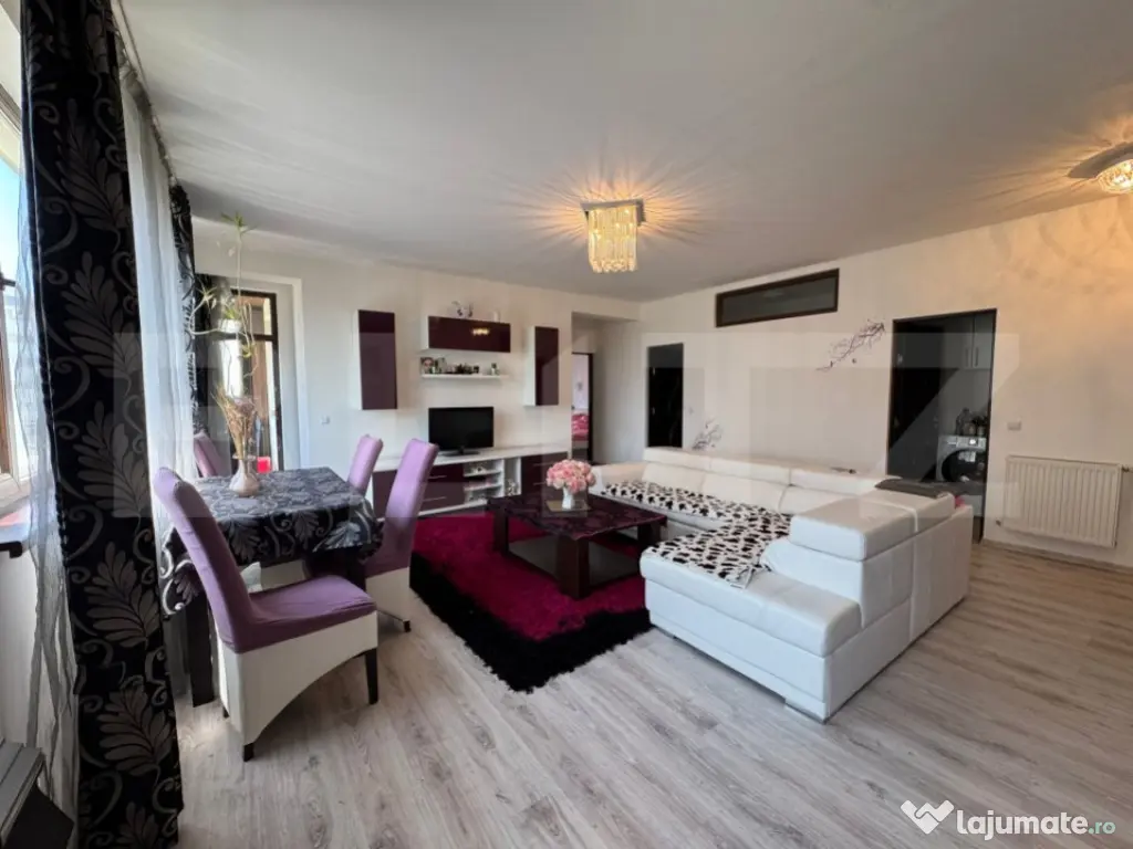 Apartament de vanzare, cu 3 camere, modern, 75 mp, parcare,