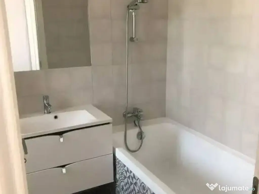 Apartament 3 camere zona Parcul Carol ! 