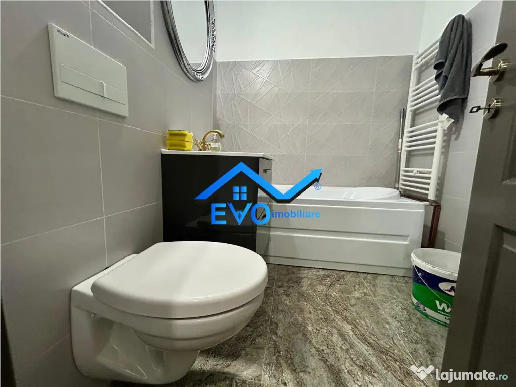 Apartament de cu 3 camere, decomandat, etaj intermediar, Da 