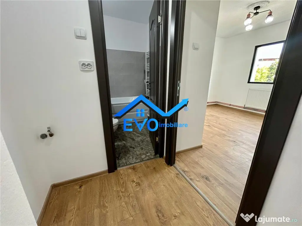 Apartament de cu 3 camere, decomandat, etaj intermediar, Da 