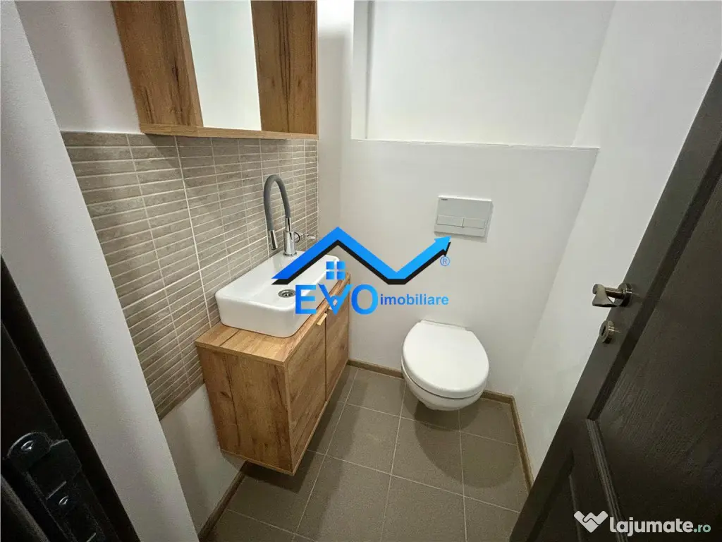 Apartament de cu 3 camere, decomandat, etaj intermediar, Da 