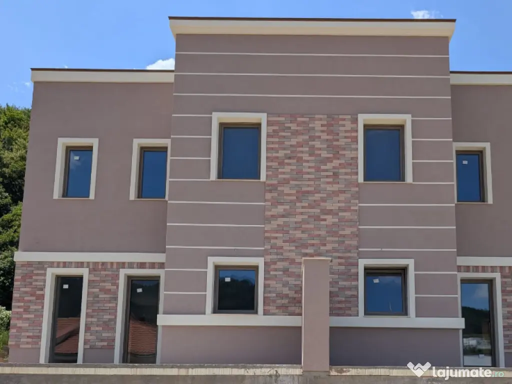 Duplex semifinisat, zona centurii de Sud