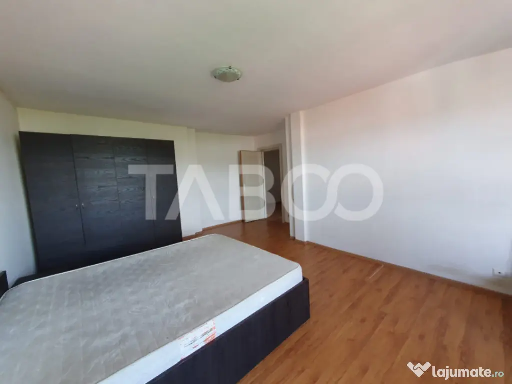 Apartament 3 camere decomandat 80 mp + balcon cu scara inte 