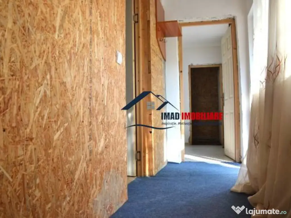 Casa batraneasca in Targoviste - Exterior nord, Laculete. 