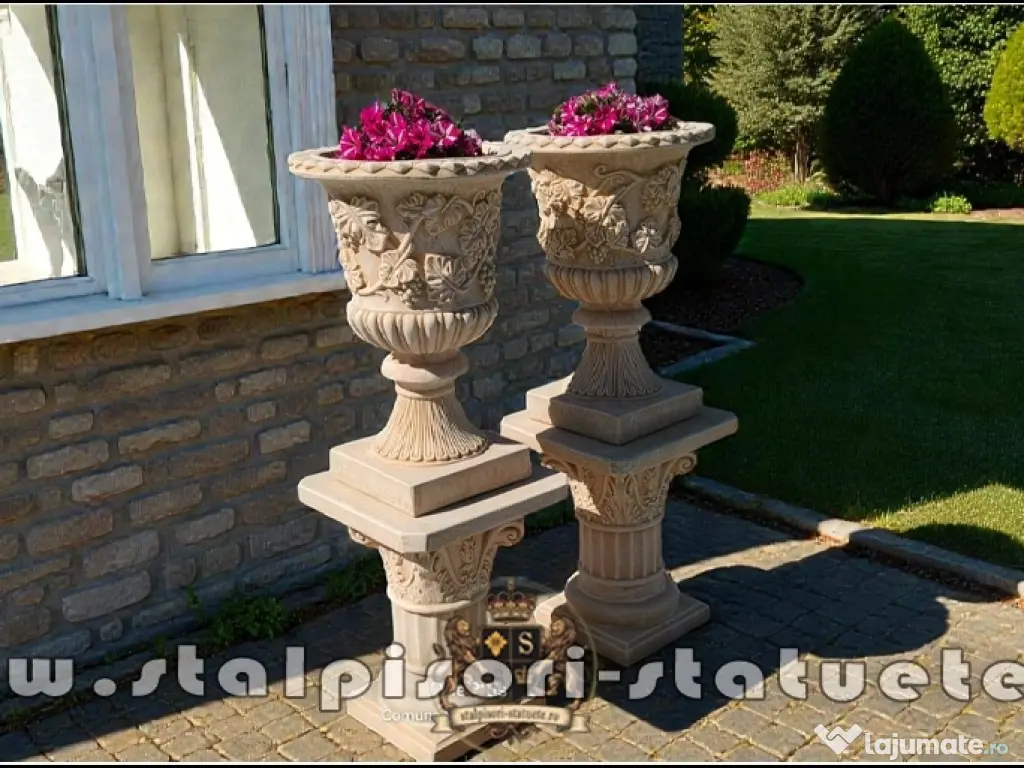 Set vază cu soclu, gri patinat, model V1-S6. 