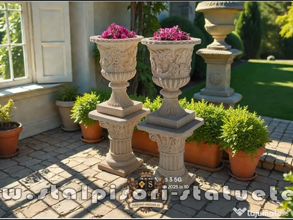 Set vază cu soclu, gri patinat, model V1-S6. 