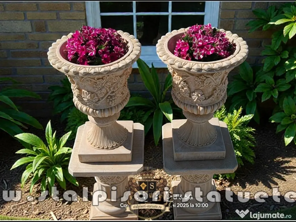 Set vază cu soclu, gri patinat, model V1-S6. 