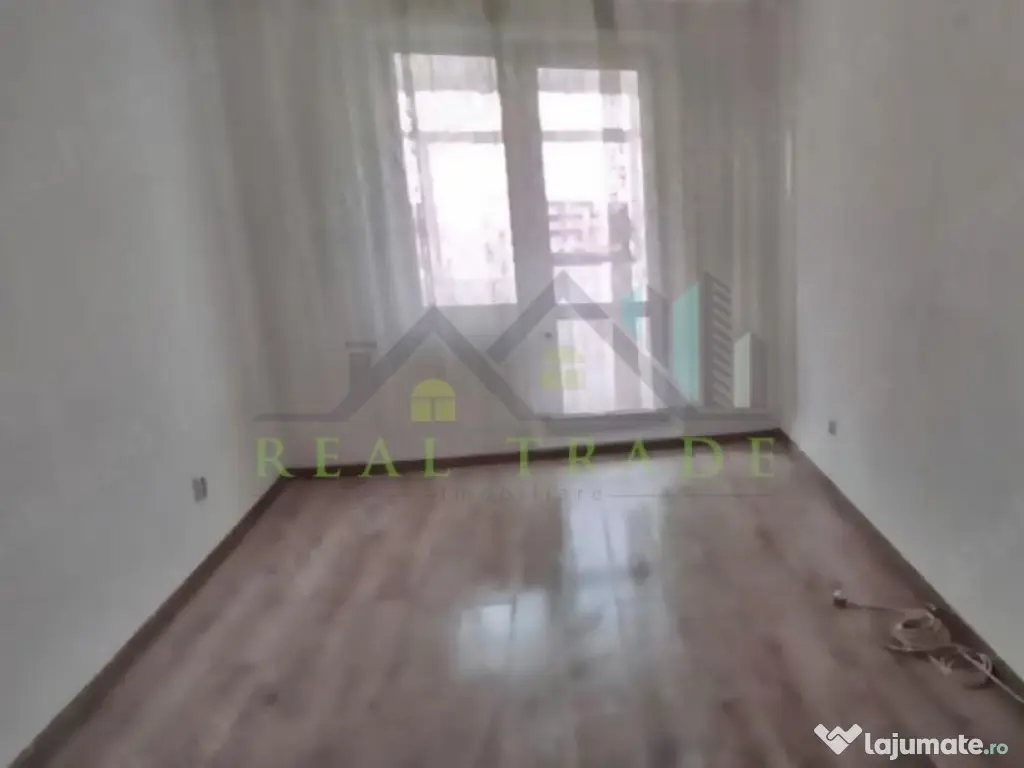 Garsoniera decomandata zona Astra 