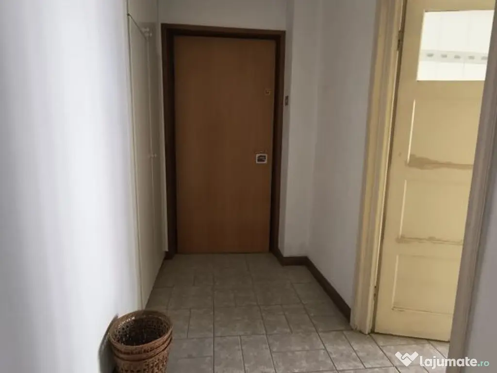 Piata Romana- Magheru- Ideal investitie! 