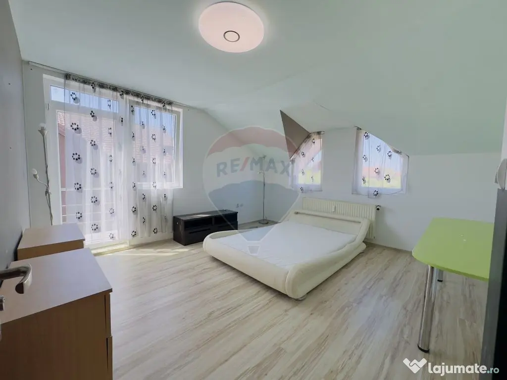 Casă cu 5 camere de vânzare Cartier Orizont 2 Paleu zon...