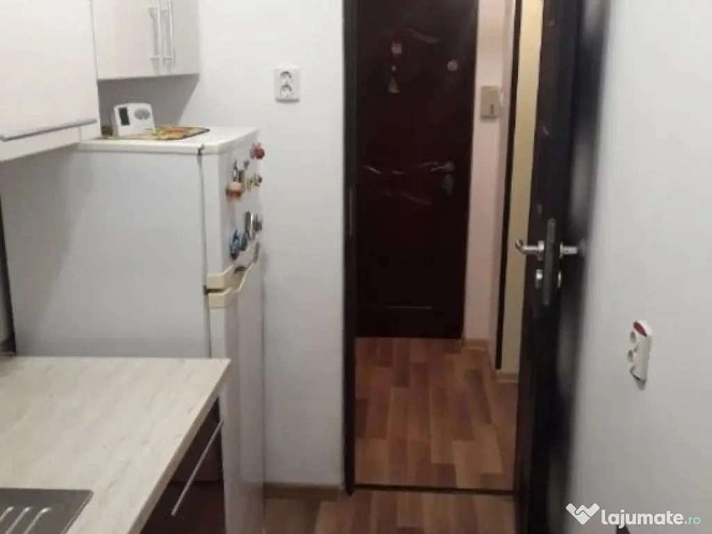 1 camera in zona Lipovei