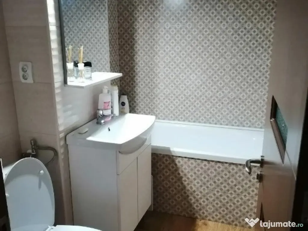 1 camera in zona Lipovei