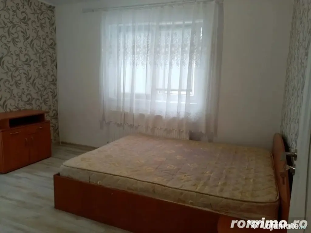 2 camere in zona Lipovei