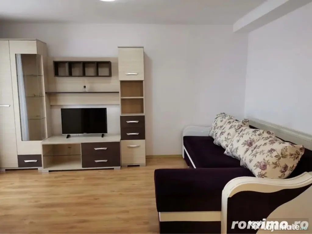 1 camera in zona Aradului