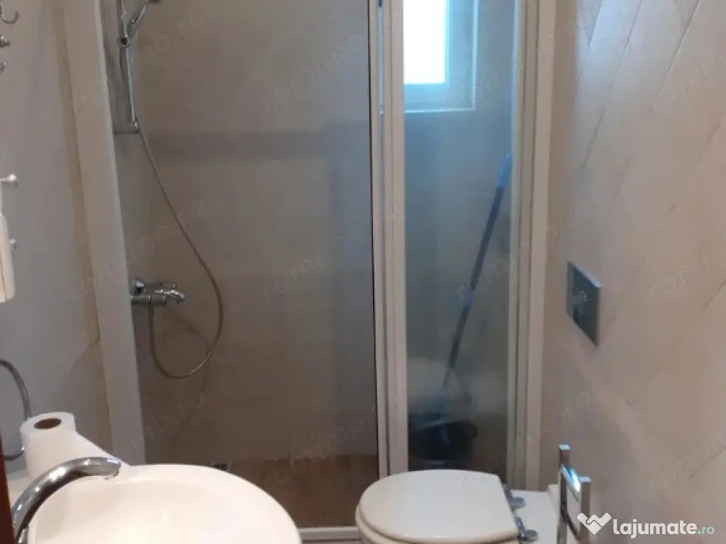 3 camere in zona Dacia